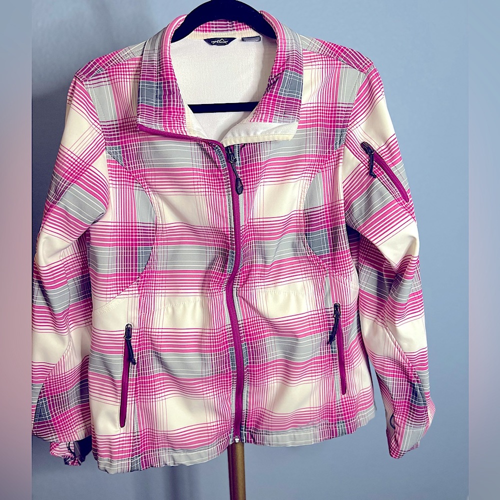 Eddie Bauer Jacket perfect for golf, gym and adding color to your active wear